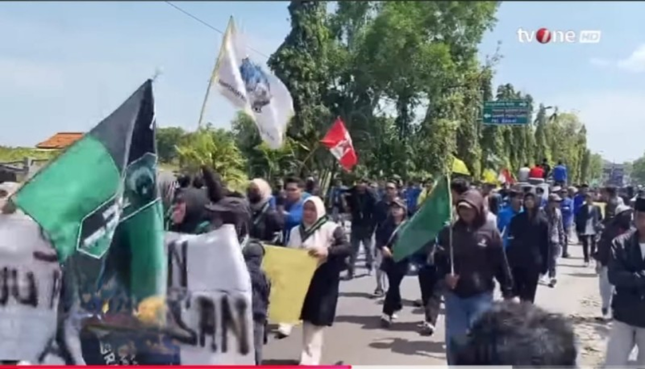 Demo Gabungan Mahasiswa Usir Bupati Bangkalan dan Menyampaikan Aspirasi Agar UU Perampasan Aset Diahkan. (ist)