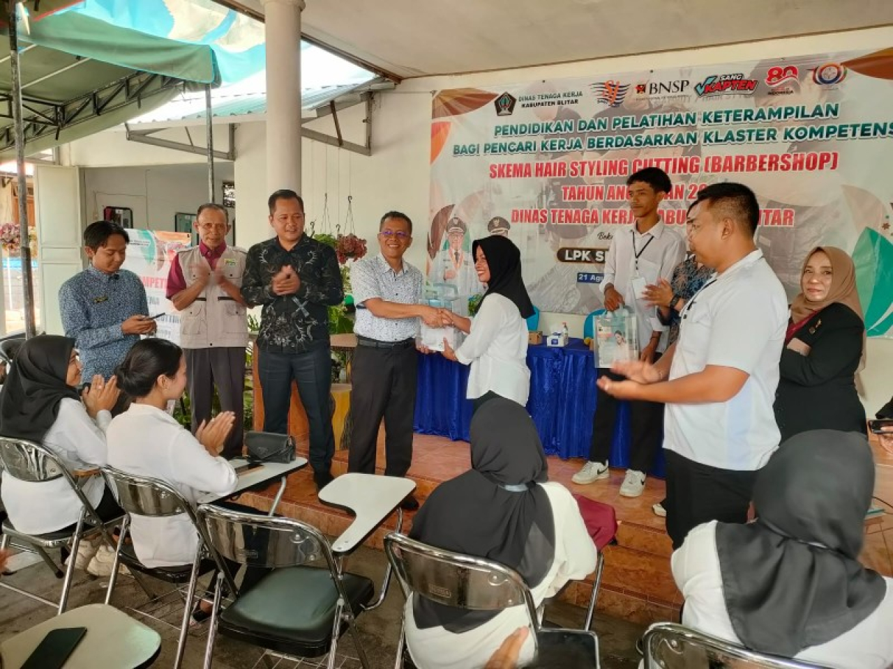 Diklat Barbershop Gelombang Kedua Resmi Ditutup Disnaker Kabupaten Blitar