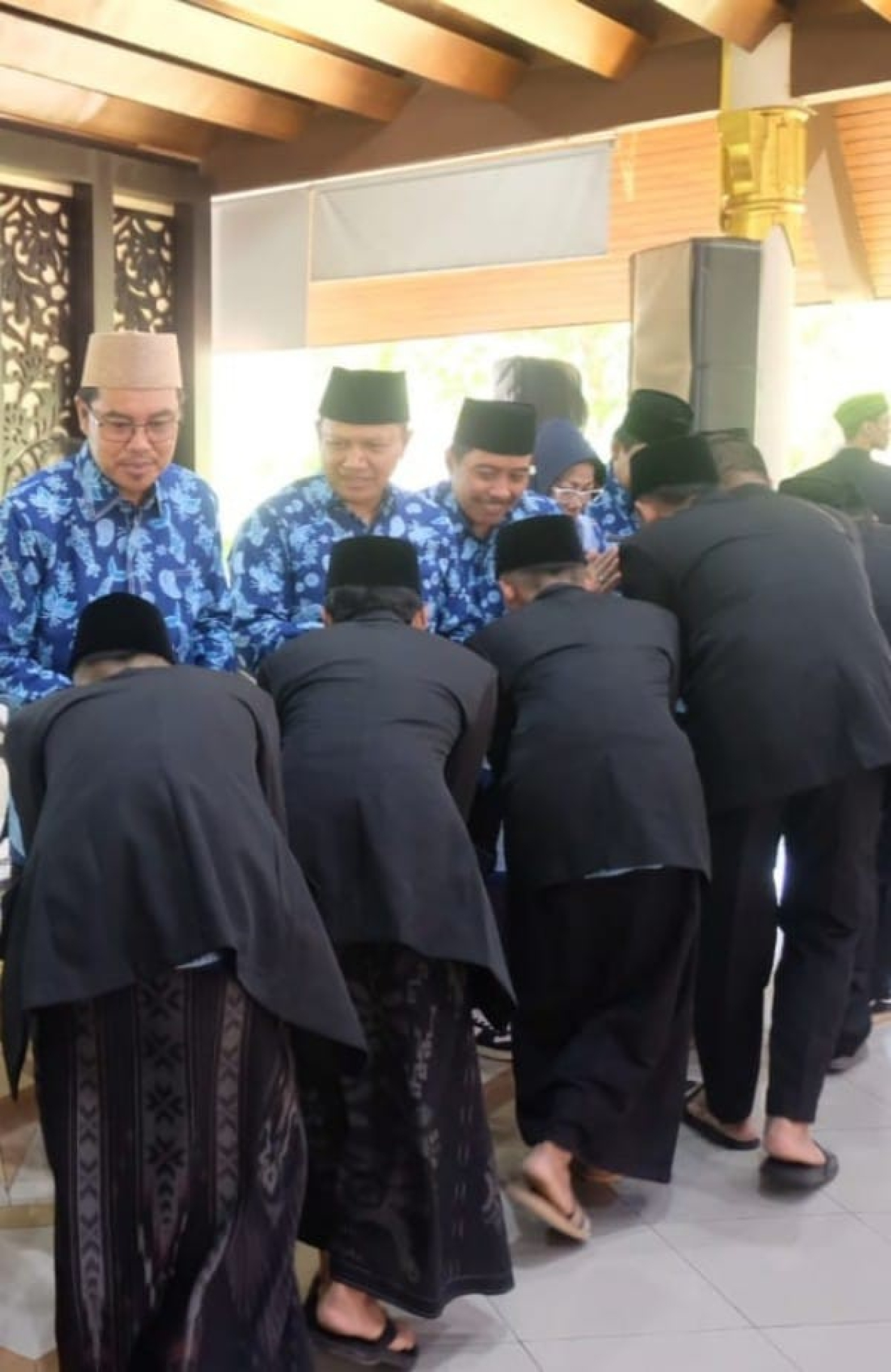 Ketua DPRD Sidoarjo, Abdillah Nasih saat hadiri pelepasan kontingen MTQ XXXI di Pendopo Delta Wibawa Sidoarjo. (ist)