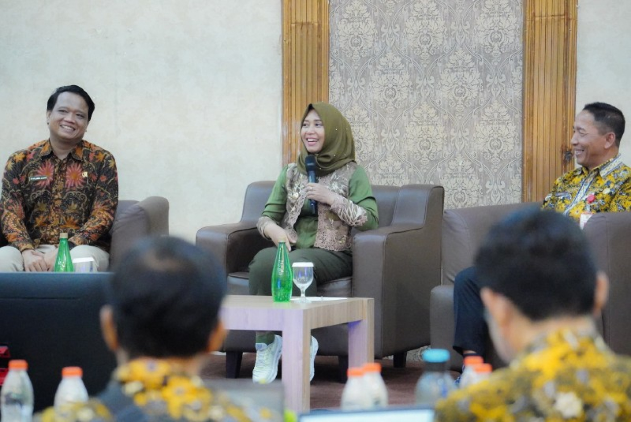 Wali Kota Mojokerto Ika Puspitasari saat memberikan sambutan pada sosialisasiI-Dis 3.0 di hotel Lynn. (ist)