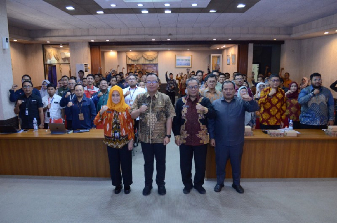 Wakil Bupati, Sekda Gresik bersama kepala OPD. (ist)