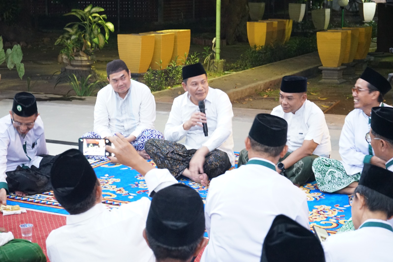 Bupati Sidoarjo,Subandi menghadiri kegiatan rutin Jamaah Sholawat Nariyah di Pendopo Delta Wibawa, Kamis malam (25/9).(Ist)