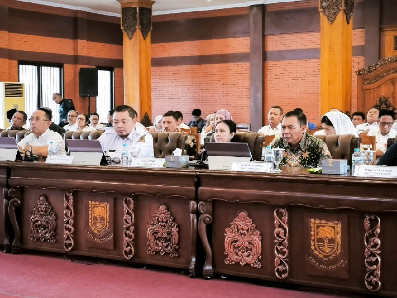 Jajaran petinggi Pemkot dan pimpinan DPRD Kota Mojokerto dalam sosialisasi Pemerintahan Bersih dari Korupsi. (ist)