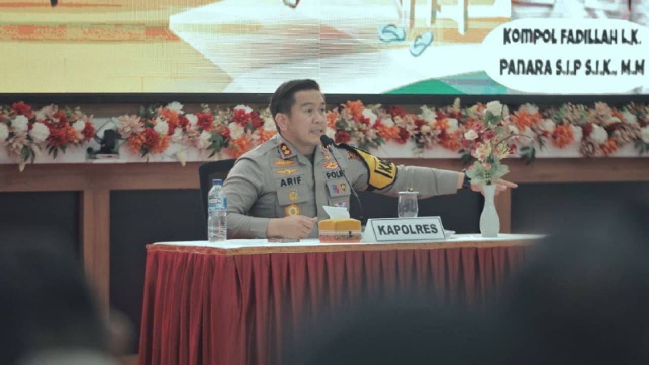 Polres Blitar Tegaskan Penguatan Poskamling, 156 Bhabinkamtibmas Terima Arahan Langsung dari Kapolres. (ist)