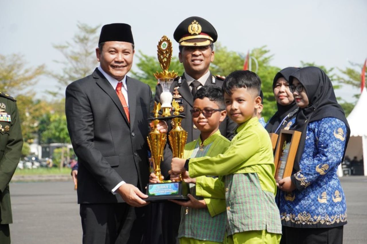 Bupati Sidoarjo Subandi Ajak Generasi Muda Bijak Bermedsos  
