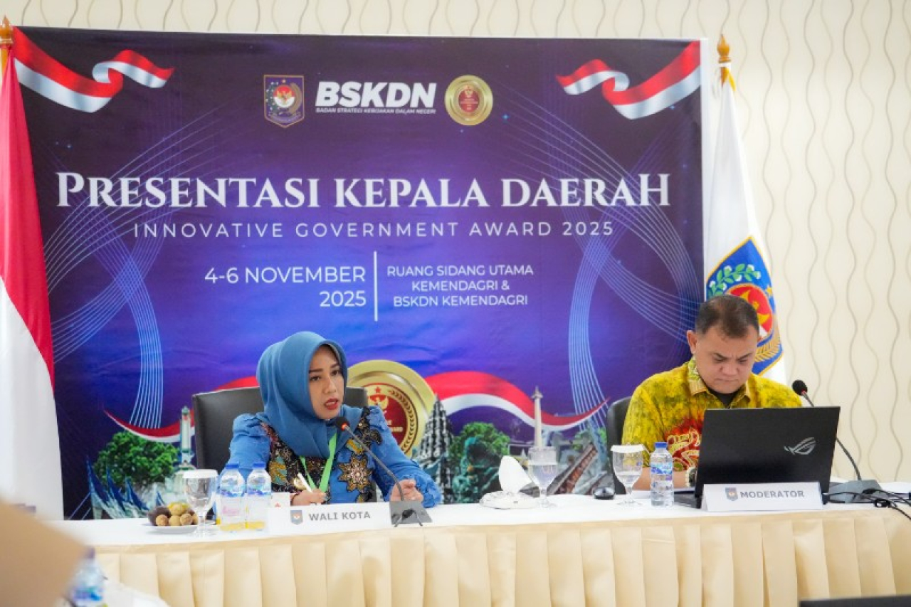 Wali Kota Mojokerto IkaPuspitasari saat presentasi pada IGA 2025. (ist)