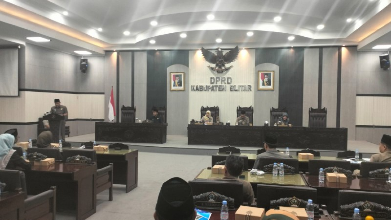 Rapat Paripurna DPRD Kabupaten Blitar Pandangan Umum Fraksi terkat pembahadan APBD 2026. (ist)