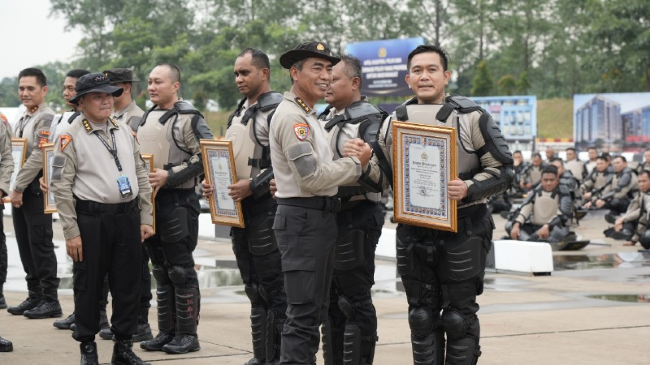 Prestasi Gemilang: Kapolres Blitar Raih Penghargaan Quick Wins dan Video Pamapta Terbaik