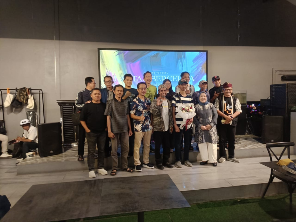 Ariel Ramadhan Pameran Tunggal ke-7 Tema Lautan Bercerita