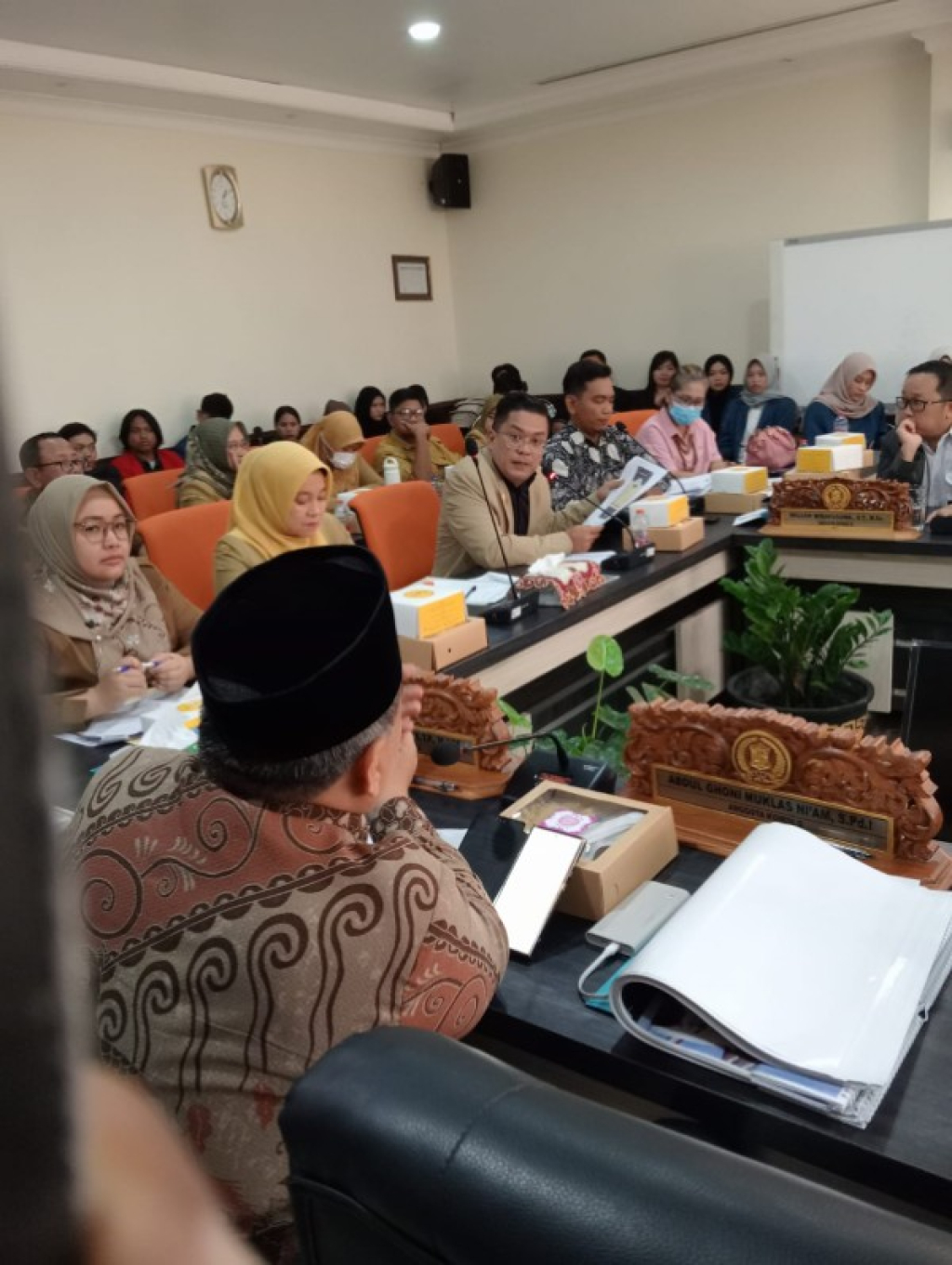 Rapat koordinasi, kasus Pelecehan anak dibawa Umur bersama komisi D DPRD kota Surabaya. (rizal)