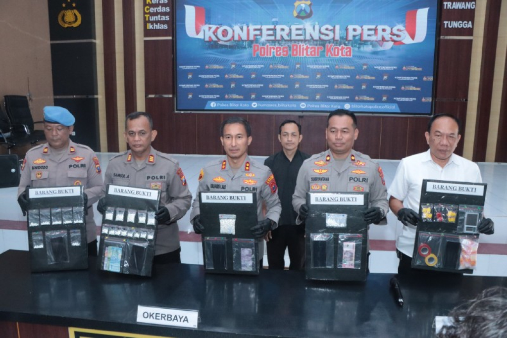 Gulung Pengedar Narkoba, Polres Blitar Kota Sita 13,3 gram Sabu dan 1.258 Pil Doble L