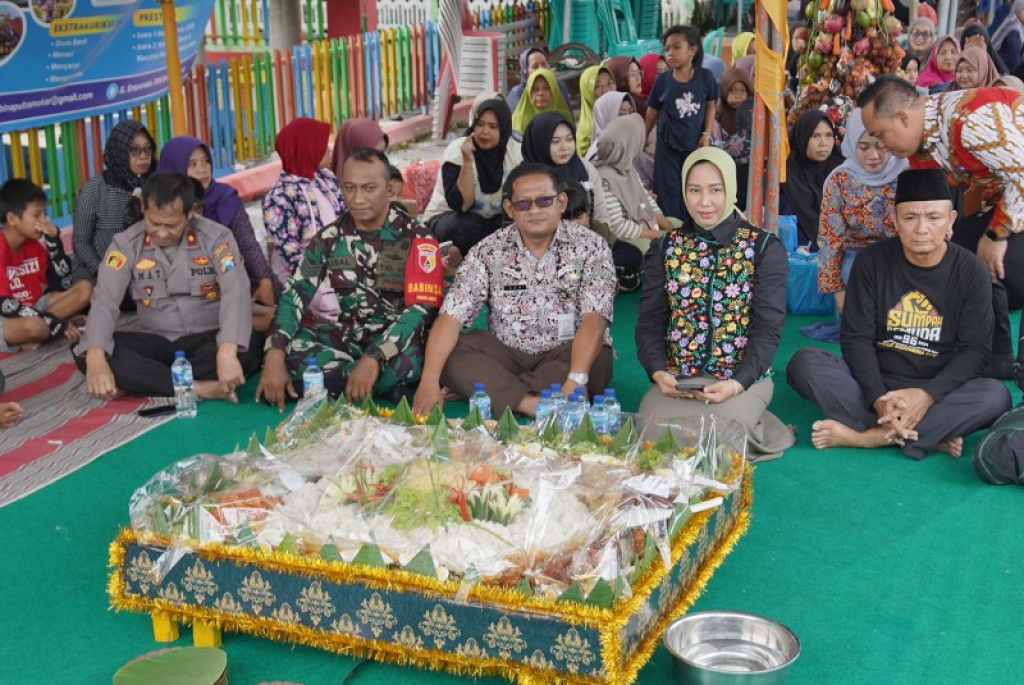 Hadiri Ruwah Deso Balongrawe, Wali Kota Ning Ita Ajak Warga Perkuat Gotong Royong