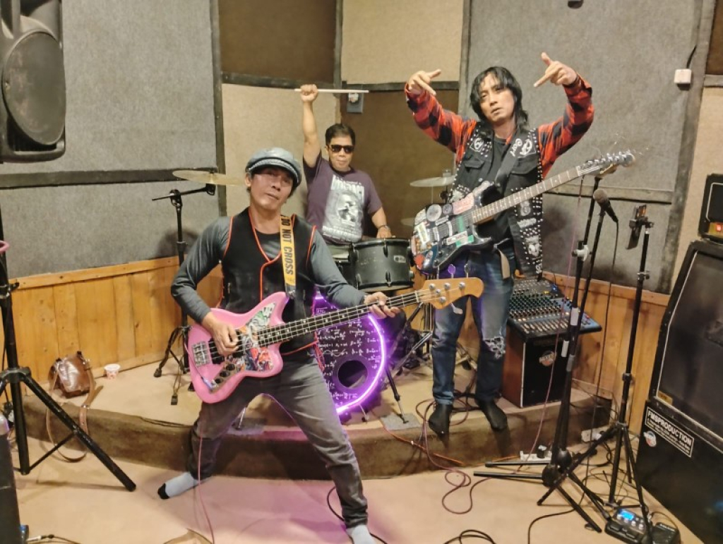 Band Punk Asal Kota Batu Brain Wash saat tampil. (ist)