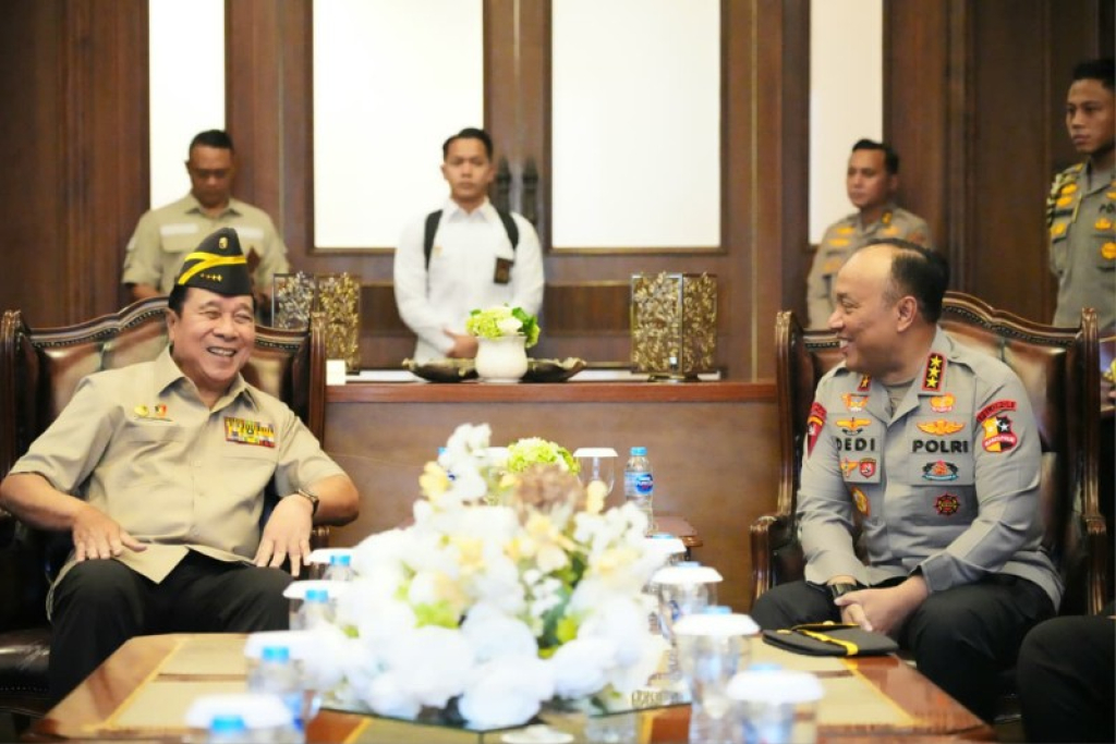 Ketua PP Polri Jenderal (Purn) Bambang Hendarso Danuri bersama Wakapolri Komjen Pol. Deddy Prasetyo. (ist)