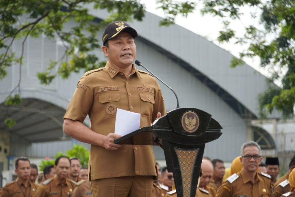 Bupati Sidoarjo,Subandi pimpin apel akbar bersama ASN Sidoarjo.(ist)