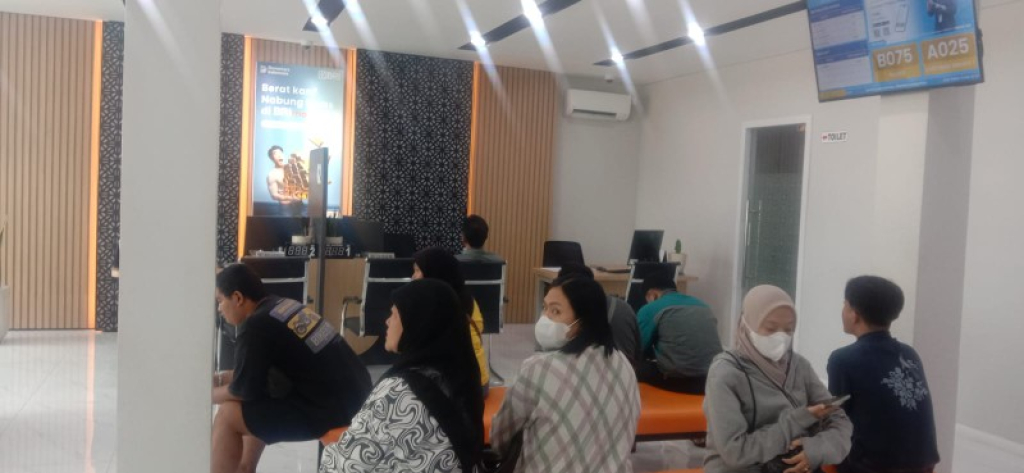 Pelayanan di bank BRI kantor unit Magersari Mojokerto (eko)
