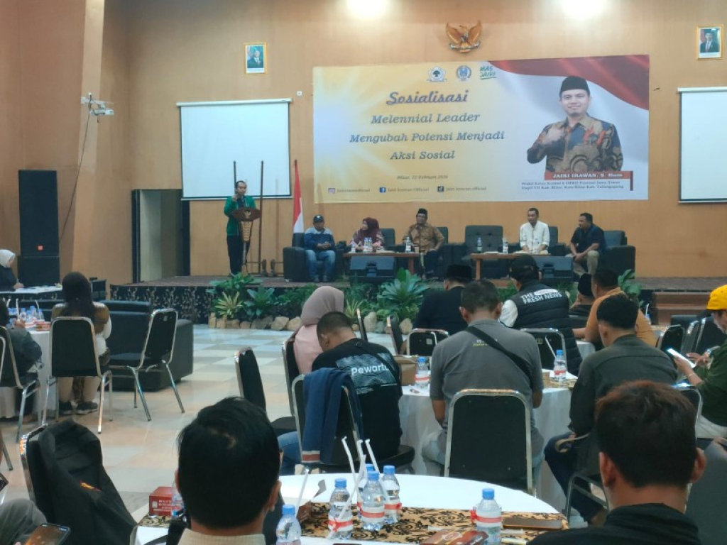Jairi Irawan menjadi narasumber dialog publik Dorong Media Tetap Objektif dan Berintegritas. (foto: sunyoto/ B-news.id)