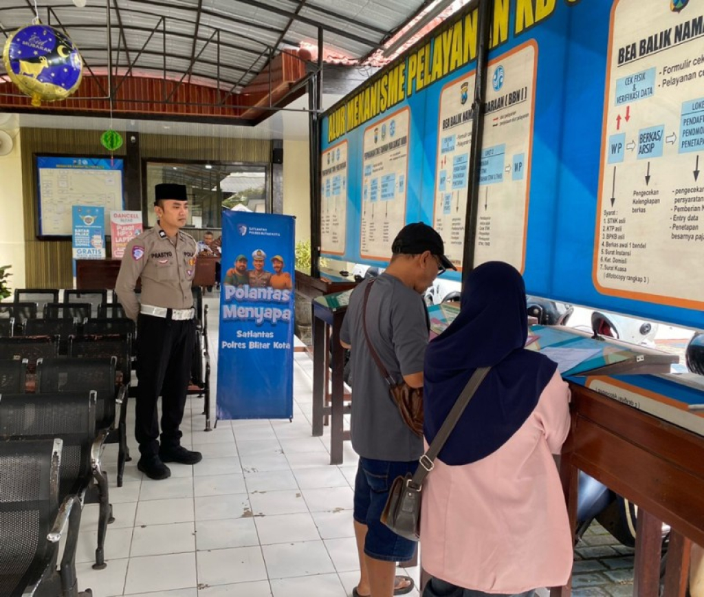 Polantas Menyapa, Polres Blitar Kota Hadirkan Pelayanan Humanis Bernuansa Islami di Bulan Ramadhan