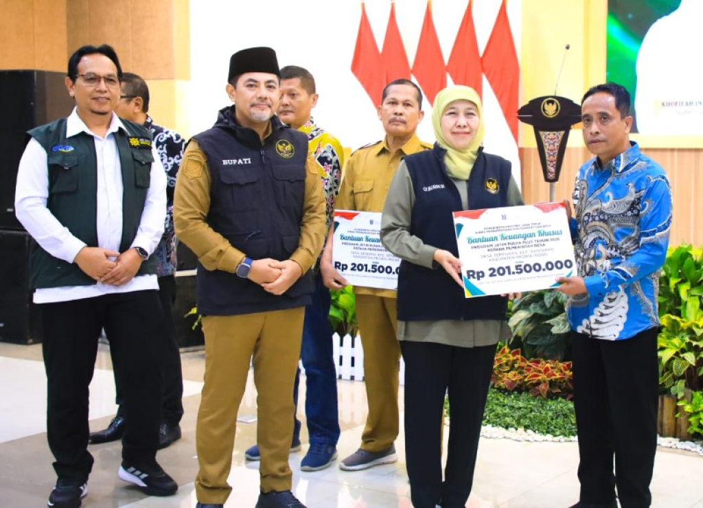 Gubernur Khofifah Gerojok Bansos Rp 16,1 Miliar untuk Masyarakat Kabupaten Probolinggo
