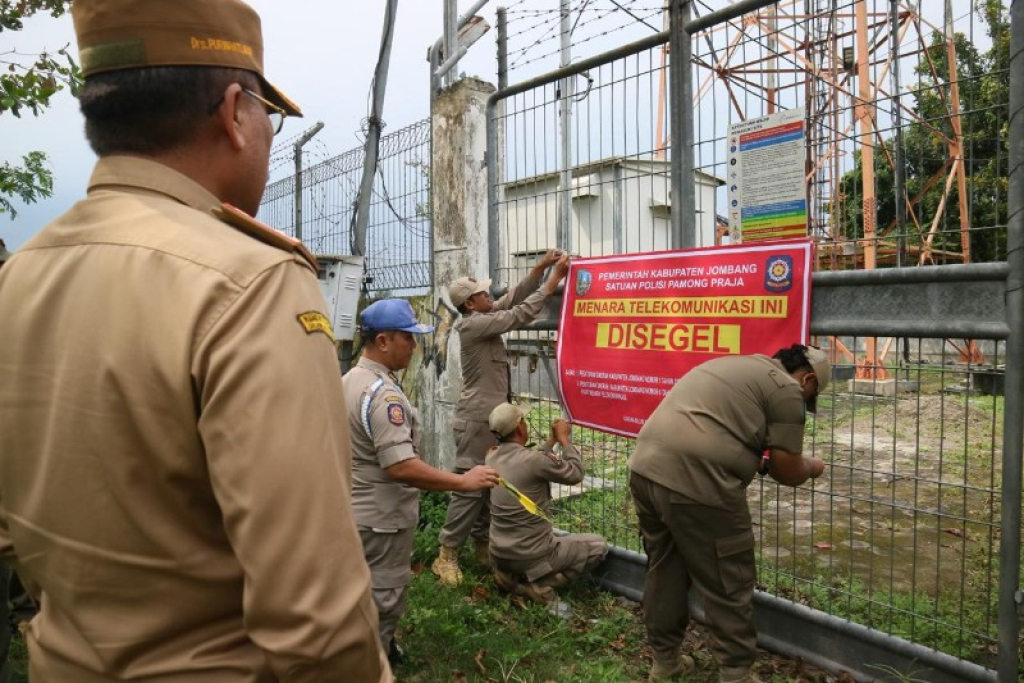 Pemkab Jombang Segel Tower Ilegal, Ratusan BTS Tak Miliki SLF