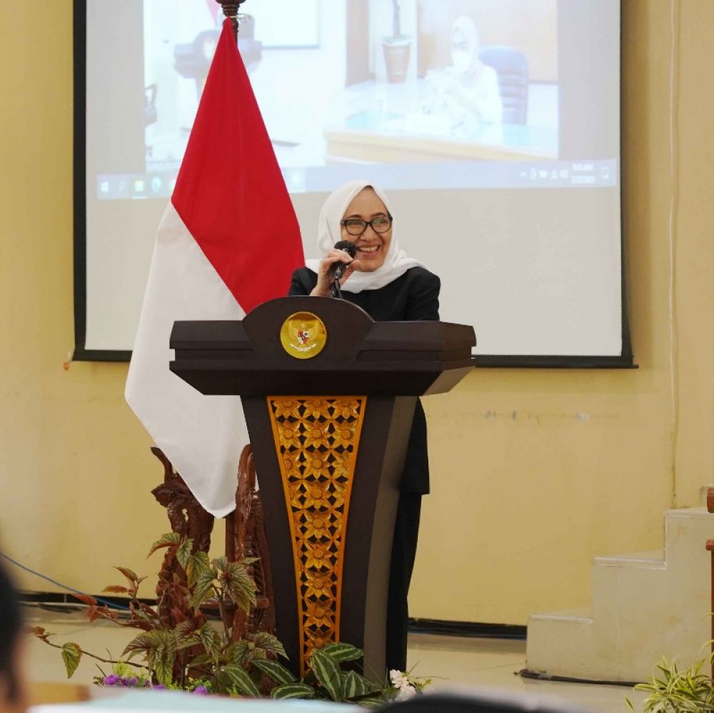 Bupati Bojonegoro, Anna Mu'awanah menyampaikan sambutan dalam acara Forum Konsultasi Publik Rencana Kerja Perangkat Daerah Tahun 2024 di ruang Angling Dharna Pemkab Bojonegoro. (Ist) 