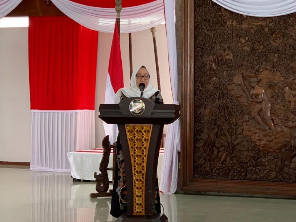 Bupati Bojonegoro Anna Mu'awanah menyampaikan sambutan bahwa untuk meningkatkan SDM PKH adalah Pendidikan, Ekonomi dan Kesehatan. Kegiatan ini di gelar di Pendopo Malowopati, Jl. P Mas Tumapel No 1 Bojonegoro. (Ist) 