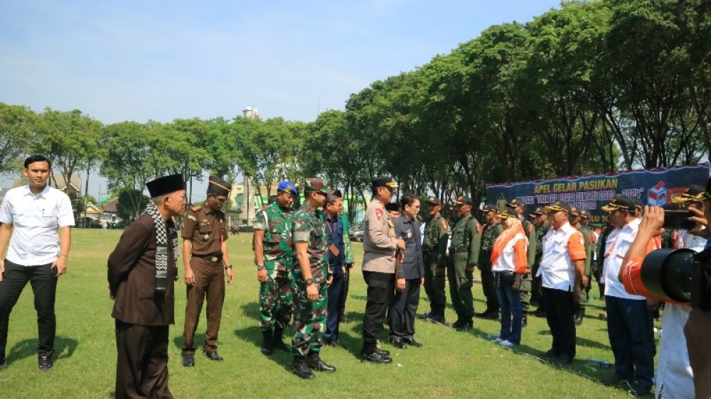 Pj Bupati dan Forkopimda apel kesiapan Pemilu 2024 di Alun-alun Bojonegoro. (Ist) 