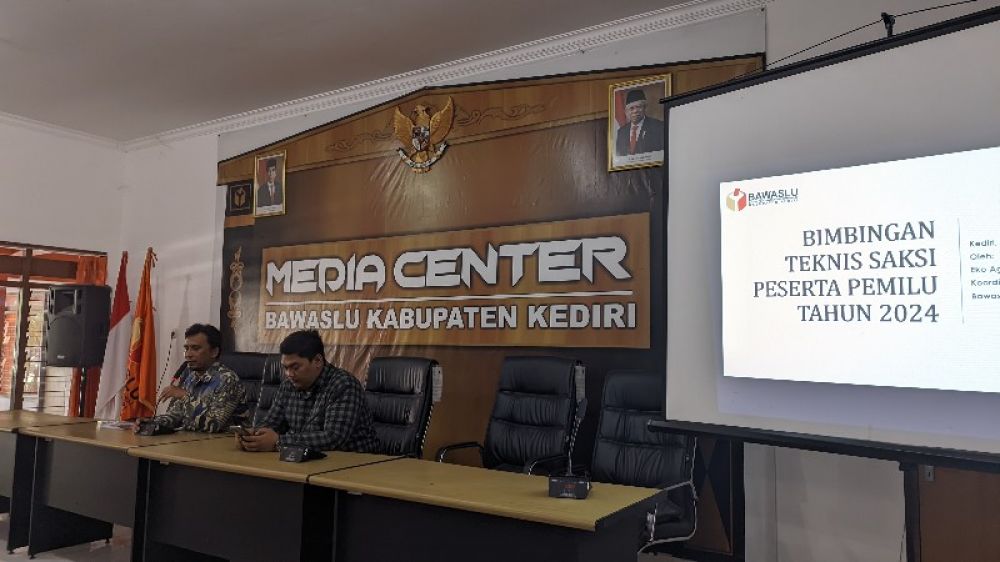 Bawaslu saat menggelar bimtek saksi ratusan peserta pemilu di kantor Bawaslu. (Ist) 