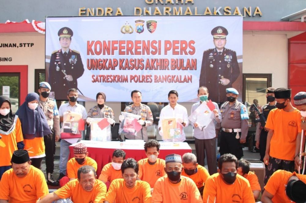 Kapolres Bangkalan AKBP Wiwit Ari Wibisono saat gelat rilis penangkapan. (Ist) 