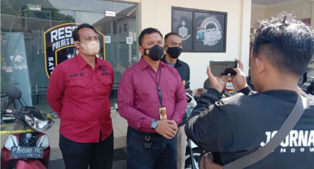 Polres Situbondo saat rilis penangkapan pencurian uang. (Ist) 
