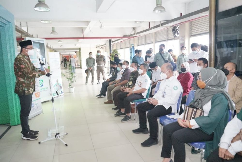 Gus Muhdlor saat menghadiri pembukaan Posko Mudik Lebaran BPJS Kesehatan di Terminal Purabaya. (Ist) 