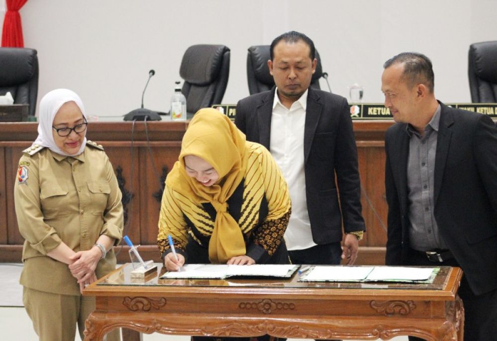 Bupati Bojonegoro menghadiri rapat Paripurna DPRD terksit masa akhir jabatan dan penyampaian akhir dan evaluasi kepemimpinan selama 5 tahun. (Ist) 