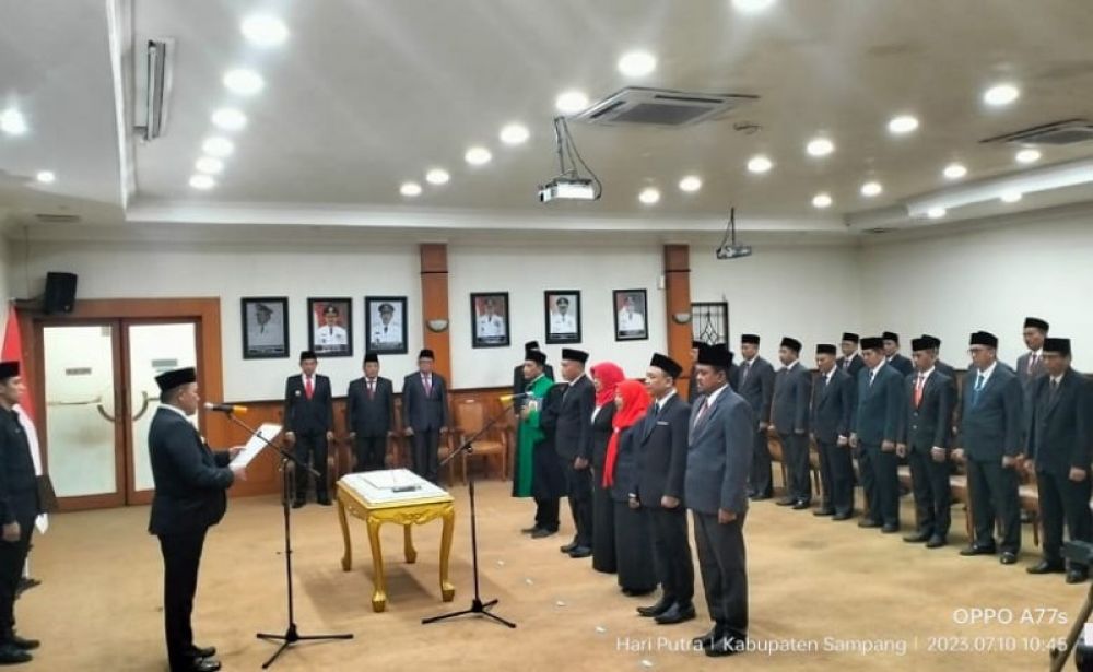 Prosesi pelantikan oleh Bupati Sampang, Slamet Junaedi. (Ist) 