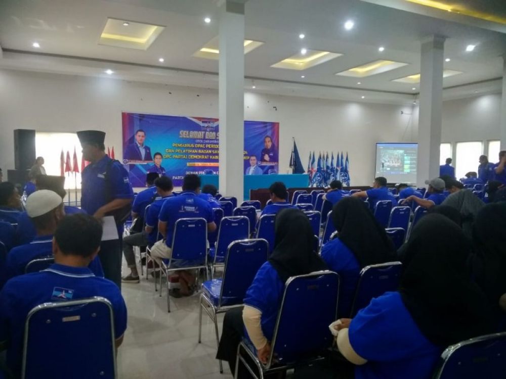 Partai Demokrat saat menggelar pelantikan DPAC se Kabupaten Sumenep. (Ist) 