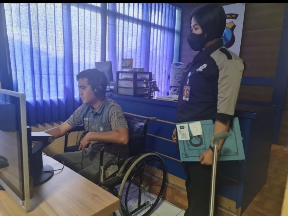 Polres Malang berikan layanan khusus kepada disabilitas terkait pengurusan SIM. (Ist) 