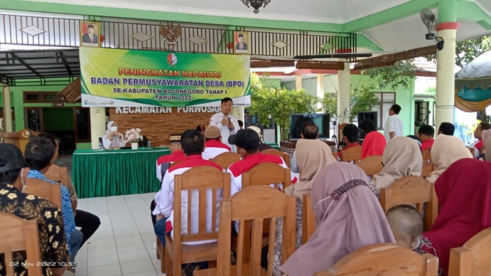 Kepala Dinas Pemberdayaan Masyarakat dan Desa Machmuddin saat sosialisasi peningkatan kapasitas BPD di Purwosari. (Ist) 