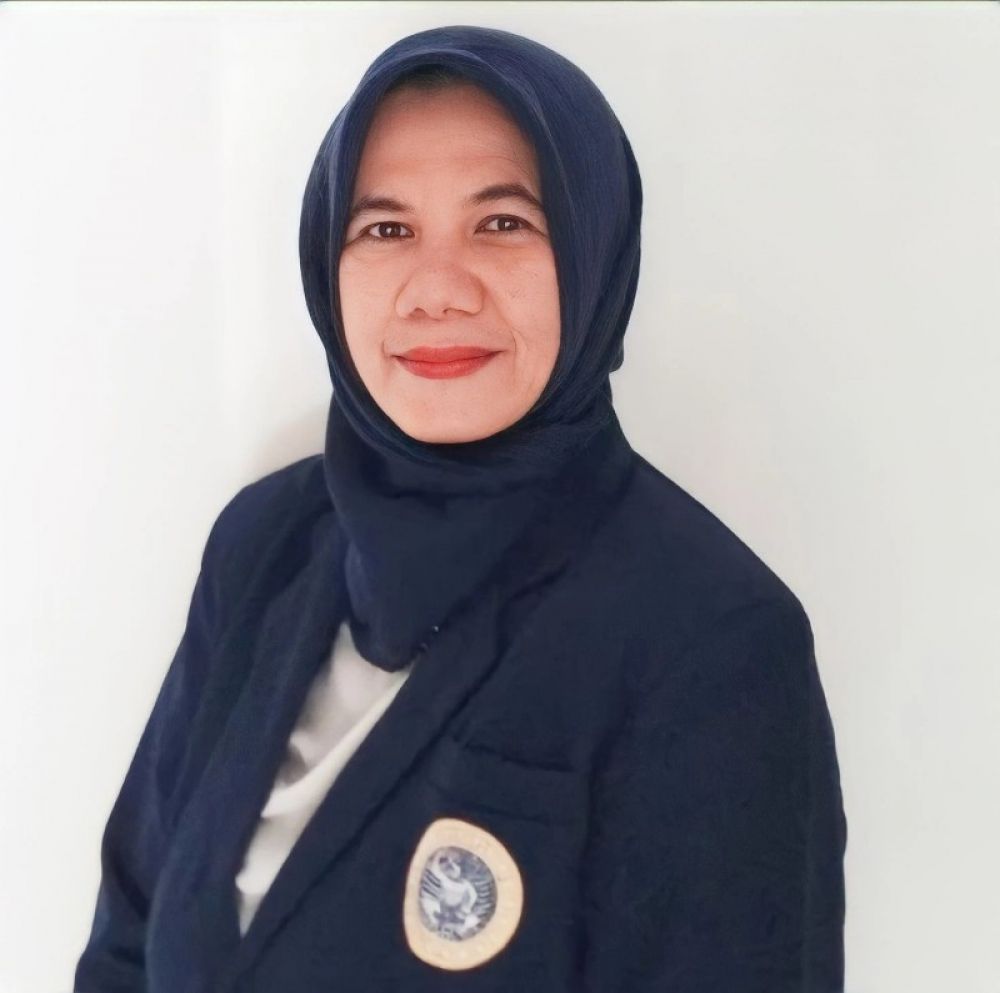 Dr Emy Koestanti Sabdoningrum, drh, MKes dan Prof Ir Sri Hidanah, MS. Dosen Fakultas Kedokteran Hewan (FKH) Unair berhasil mendapatkan hak paten berkat temuannya. (Ist) 