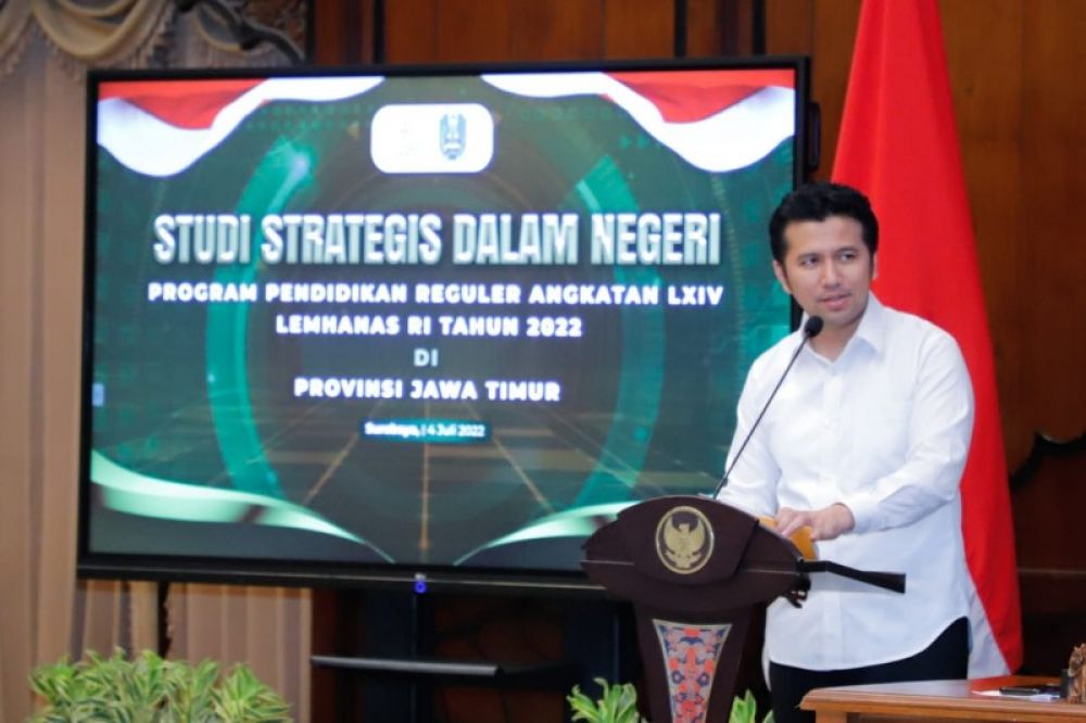 Plt Gubernur Jawa Timur, Emil Elestianto Dardak saat menghadiri Studi Strategis Dalam Negeri Program Pendidikan Reguler Angkatan LXIV ke 64 Lemhanas RI Tahun 2022 di ruang Binaloka. (Ist) . (Ist) 