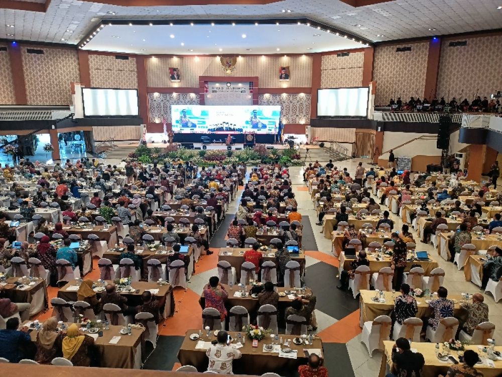 Gelaran Forum Rektor Indonesia (FRI) 2022 resmi ditutup oleh Menteri Koordinator Bidang Politik, Hukum, dan Keamanan (Menko Polhukam) Indonesia, Prof Dr M Mahfud MD S H S U MIP . (Ist) 