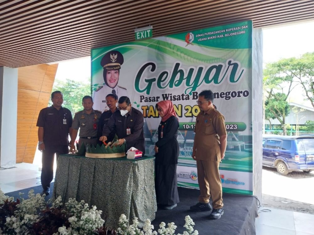 Pembukaan pebyar pasar wisata Bojonegoro diharapkan dapat bangkitkan perekonomian warga. (Ist) 