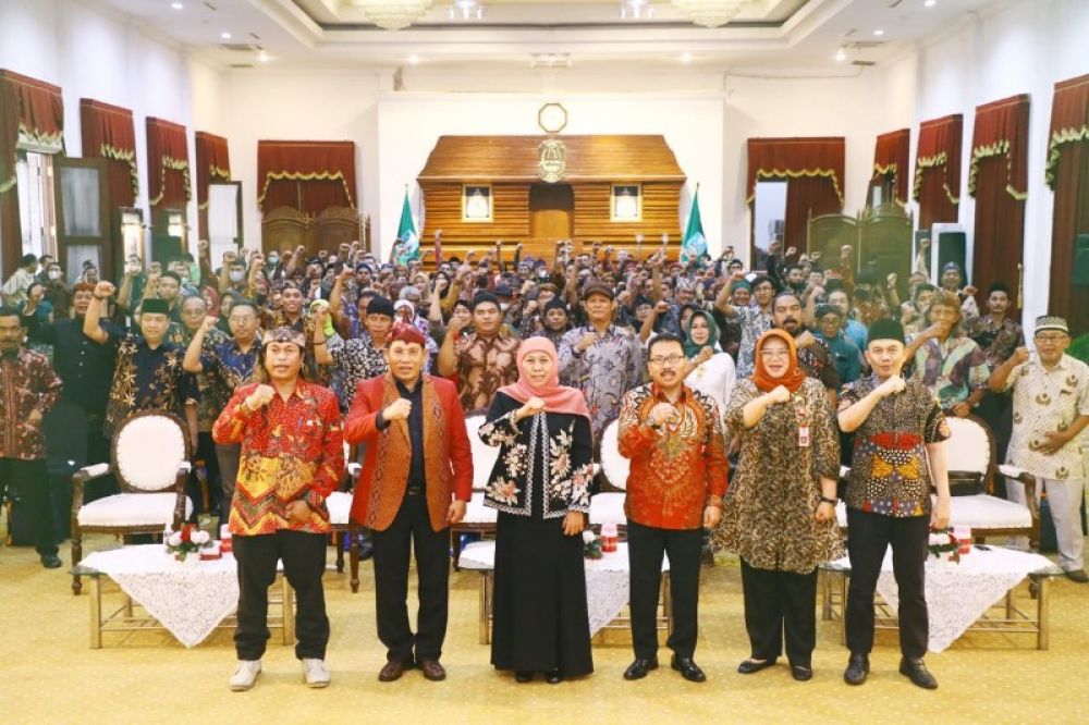 Gubernur Khofifah berikan apresiasi dan tunjangan kehormatan pada seribu seniman Jatim dan juru pelihara penjaga cagar Budaya Jatim. (Ist) 