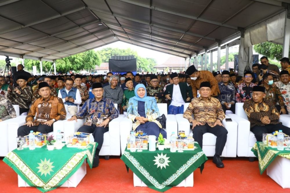 Gubernur Khofifah saat menghadiri Musywil ke 16 PW Muhammadiyah di Ponorogo bersama Menko PMK, Muhadjir Effendy Ketua PP Muhammadiyah Haedar Nasir serta tokoh Muhammadiyah Jatim. (Ist) 