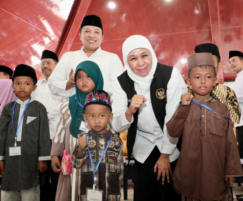 Gubernur Khofifah Santuni 500 Anak Yatim dan 50 Pelaku Usaha Ultra Mikro di Sampang