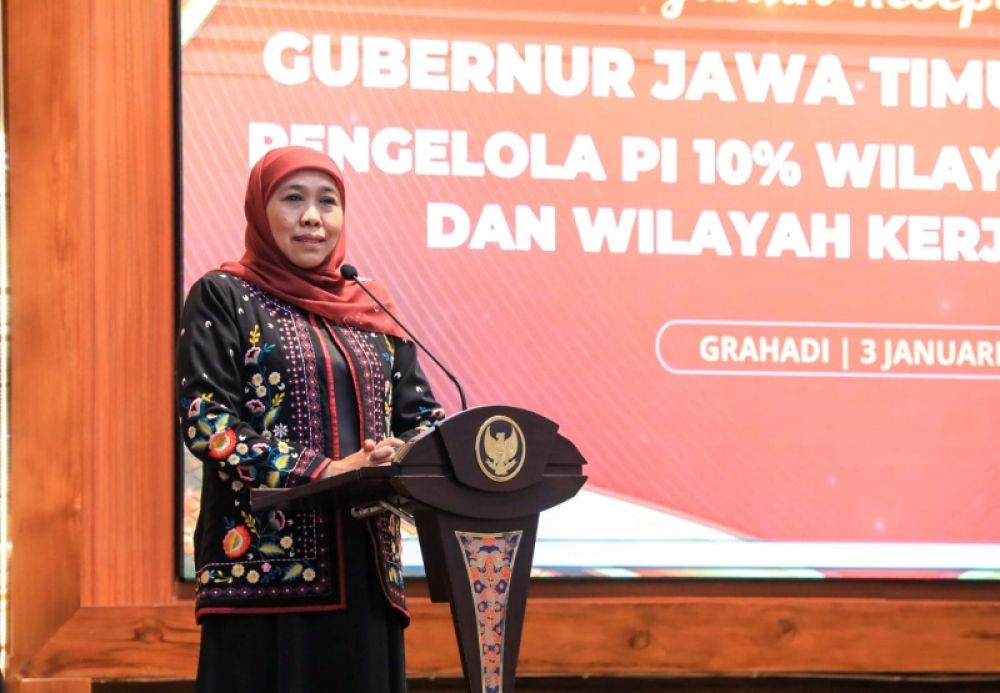 Gubernur Khofifah menyampaikan sambutan dalam acara kesepakatan bersama terkait pengelolaan Patricipating interest (PI) 10 persen Migas di gedung Negara Grahadi Surabaya. (Ist) 