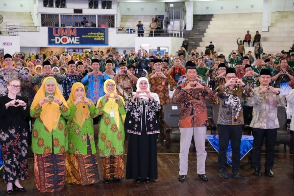 Gubernur Khofifah saat menghadiri acara Kajian Ramadhan PW Muhammadiyah Jatim di UMM Done Malang. (Ist) 