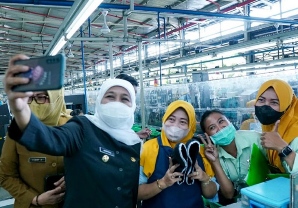 Gubernur Khofifah Imbau Pengusaha Bayarkan THR Paling Lambat 7 Hari Sebelum Hari Raya