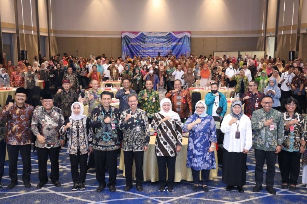 Gubernur Khofifah membuka rakorkesda terkait program prioritas kesehatan Tahun 2023. (Ist) 