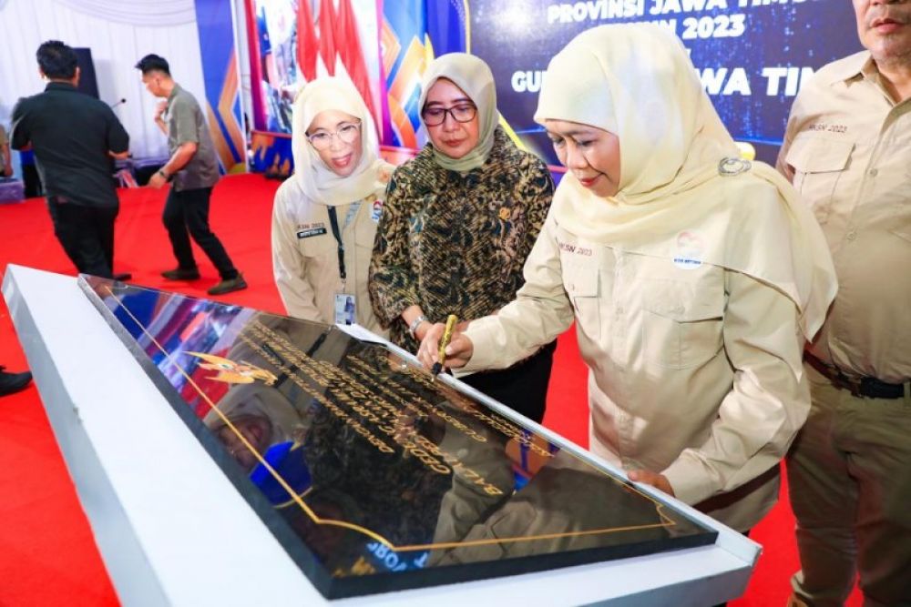 Gubernur Khofifah meresmikan Asrama Penerima Manfaat Balai Pelayanan dan Rehabilitasi Sosial PMKS. (ist)