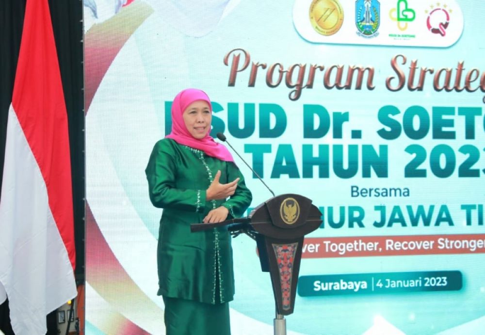 Gubernur Khofifah menyampaikan sambutan dalam rangka peluncuran enam strategis inovasi dr Soetomo. (Ist) 