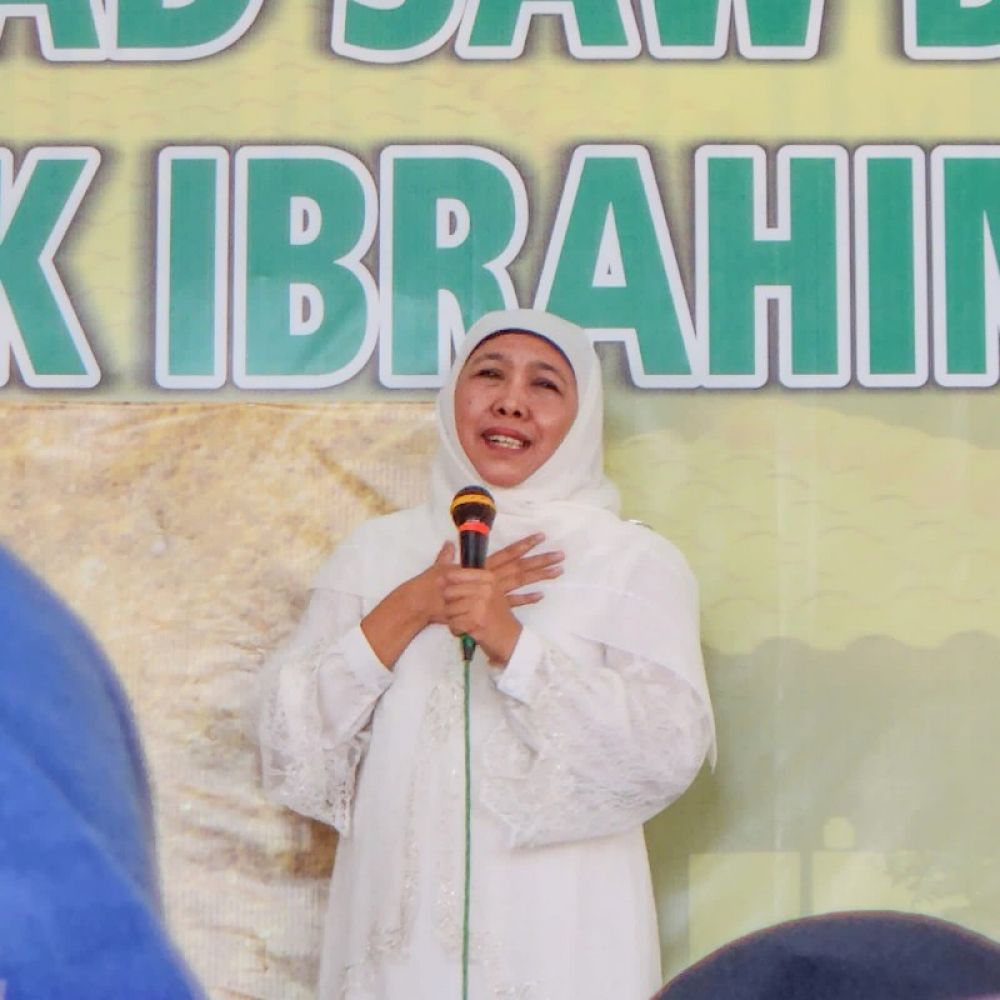 Gubernur Khofifah saat menghadiri acara Maulid Nabi di Gresik. (Ist) 